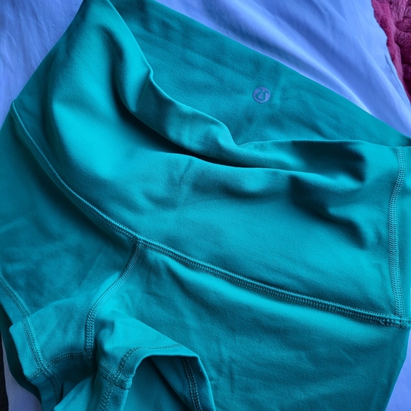 LULULEMON SHORTS - Picture 3 of 3